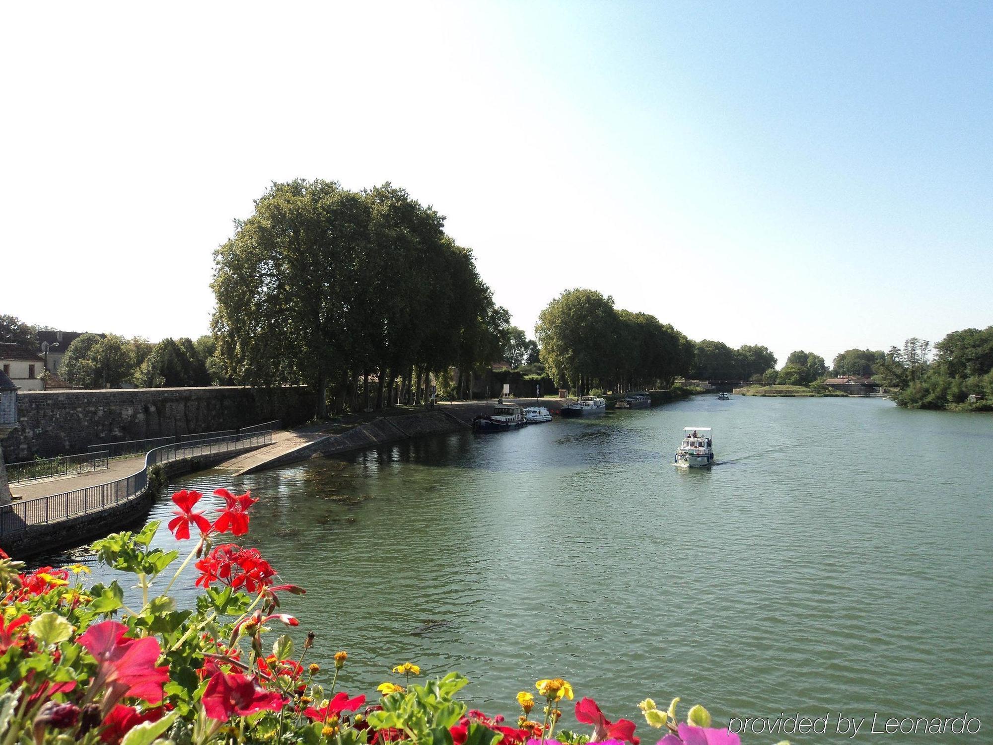 Ibis Dijon Sud 3*